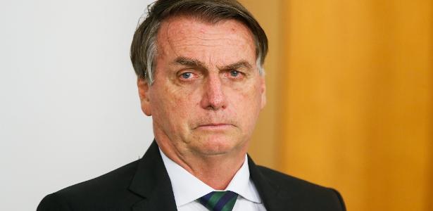 Sakamoto | Bolsonaro refuga e assume que brasileiro é trouxa