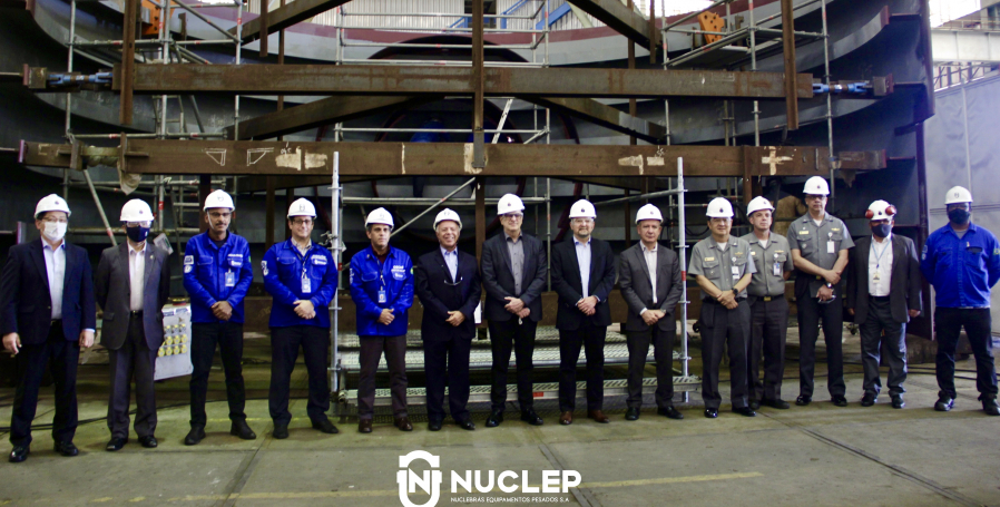 Autoridades do PROSUB visitam obra do bloco 40 na NUCLEP