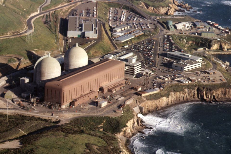 Por que a energia nuclear está voltando (discretamente) com força no mundo todo